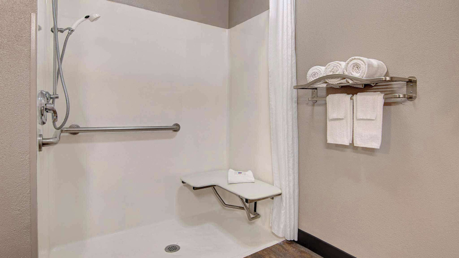 Bathroom 5, Motel 6 Atlanta, GA - Midtown, Atlanta