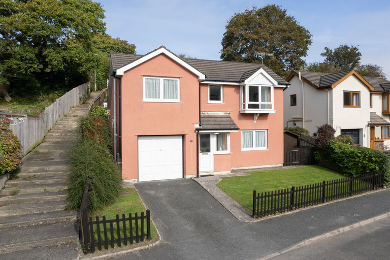 Exterior & Views 2, Oaklands - Lovely Cottage Walk to Beach, Pembrokeshire