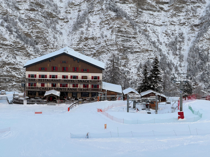 Exterior & Views 2, Chalet Sainte Anne, Alpes-de-Haute-Provence