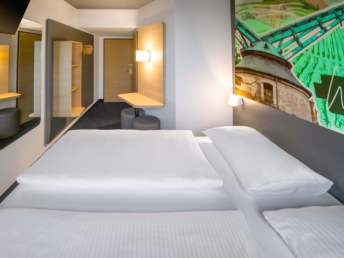 Bedroom 4, B&B HOTEL Würzburg-Ost, Würzburg