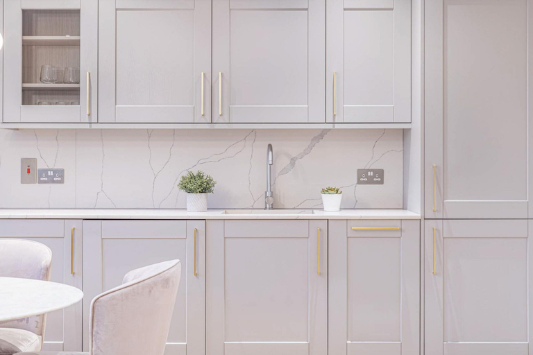 Others 4, Royal Kensington - Standard 3 bed, London