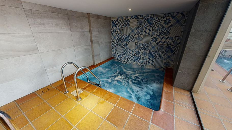 Bathroom 5, Taj Jeddah, Jeddah