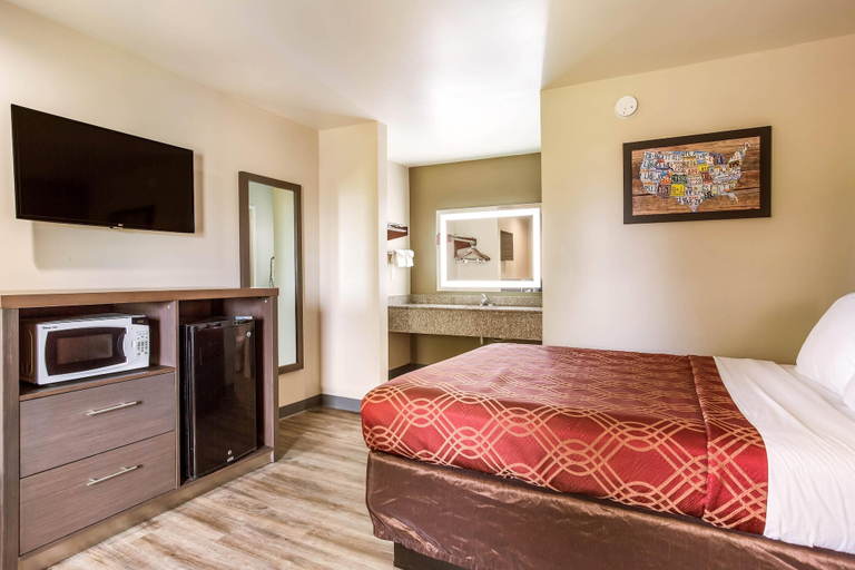 Bedroom 3, Econo Lodge  Inn & Suites, Rutherford