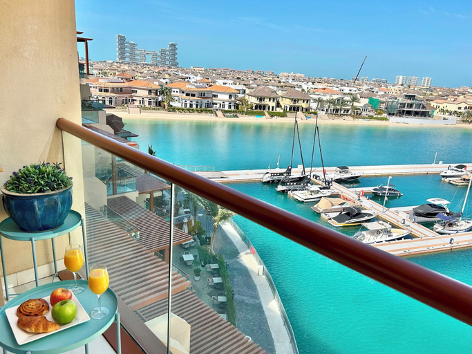 Others 3, Luxury on the Palm with Marina view balcony, Dubai