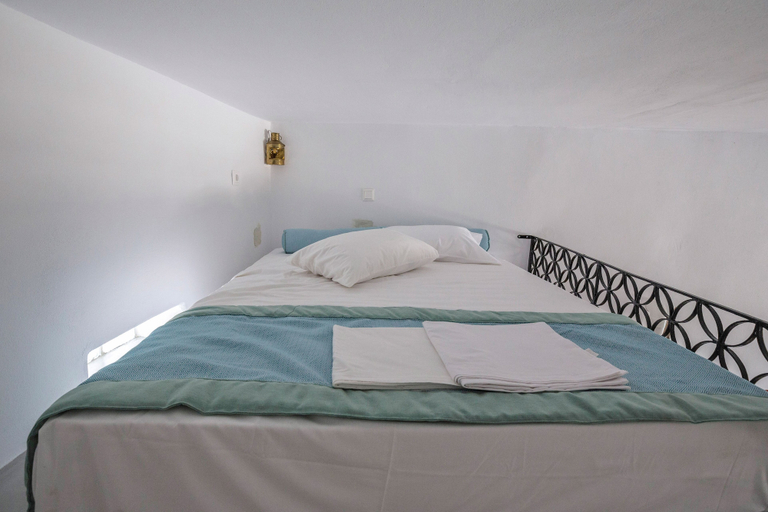 Bedroom 2, Ailouros guest house, South Aegean