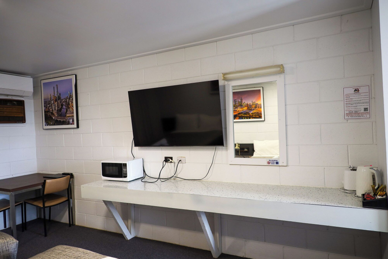 Bathroom 4, Bendigo Motor Inn, Gr. Bendigo - Inner West