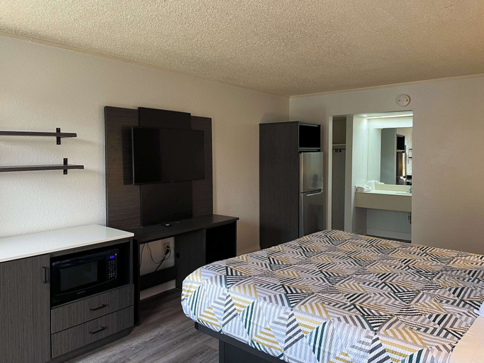 Bedroom 3, Studio 6 Suites Perry, GA, Houston