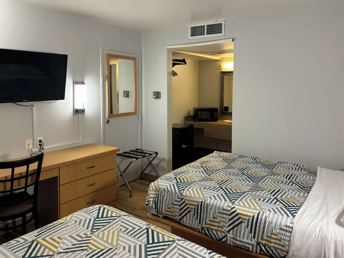 Bedroom 4, Motel 6 Riviera Beach, FL, Palm Beach