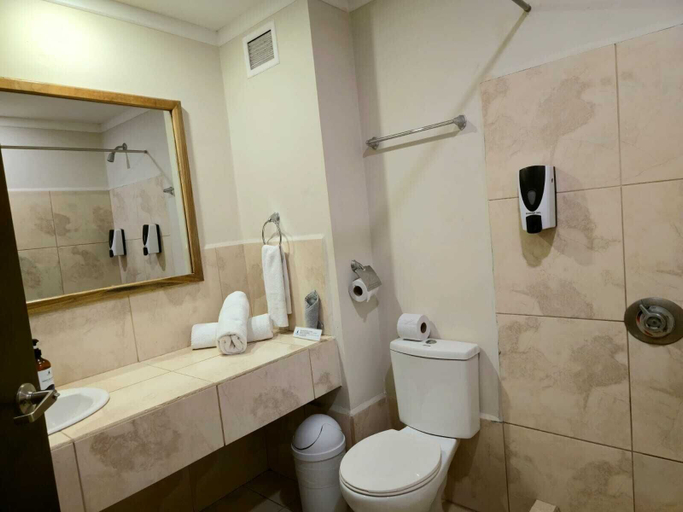 Bathroom 5, Puerto Azul Hotel, Puntarenas