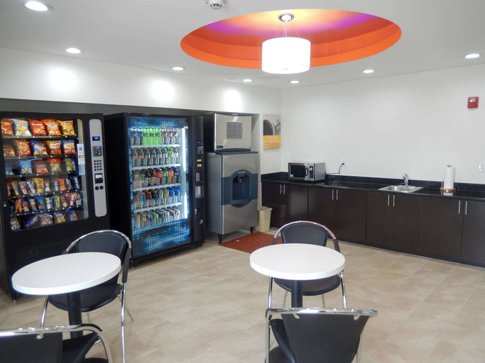 Food & Drinks 5, Motel 6 Tulsa, OK, Tulsa