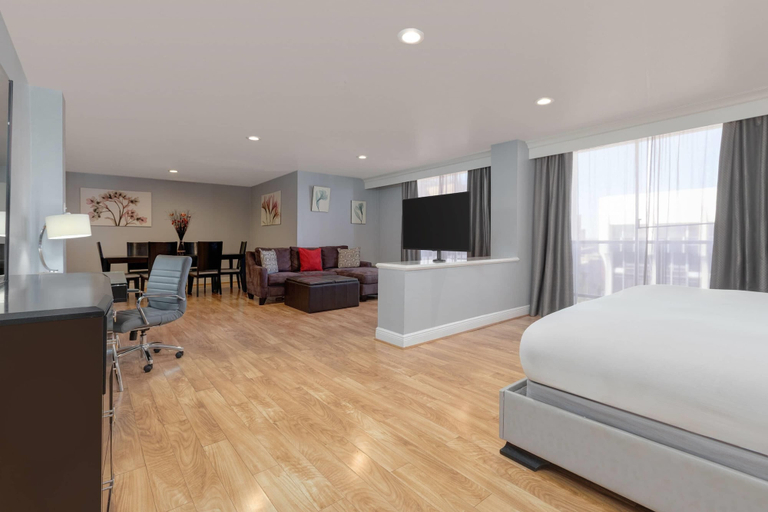 Bedroom 3, Wyndham Midland Downtown, Midland