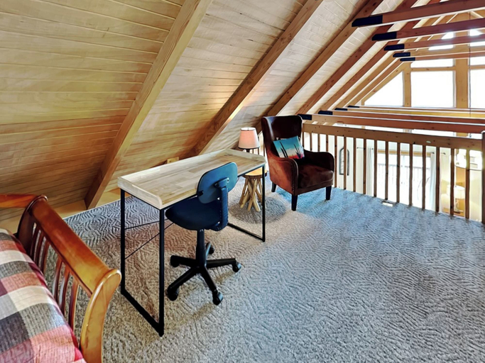 Bedroom 3, Howling Wolf Den by Taylor Made Deep Creek, Garrett