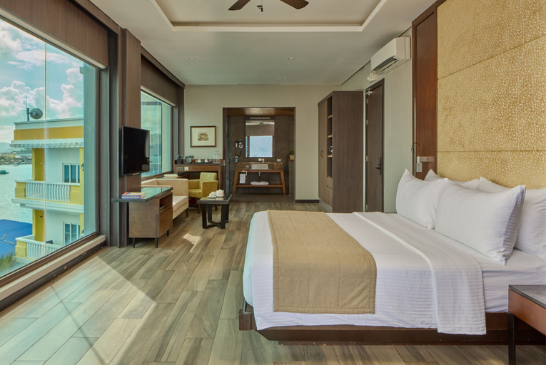 Bedroom 3, Two Seasons Coron Bayside Hotel, Coron