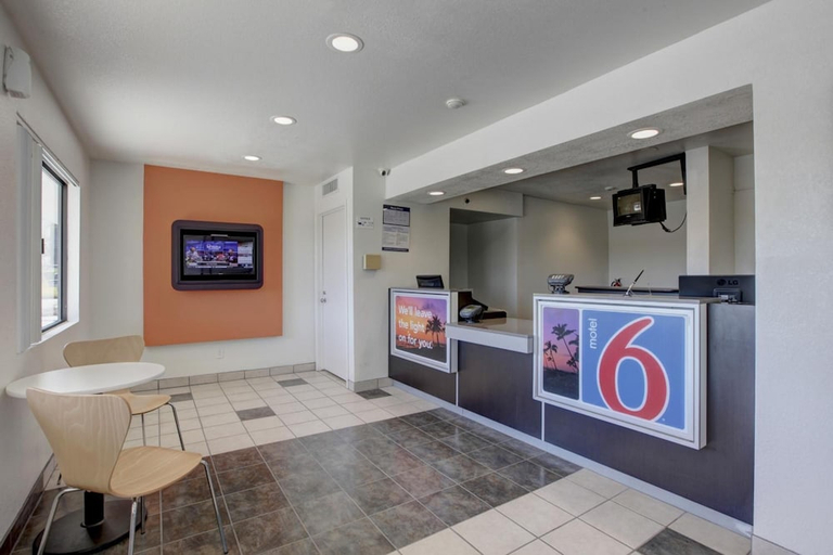 Public Area 3, Motel 6 Corona, CA, Riverside