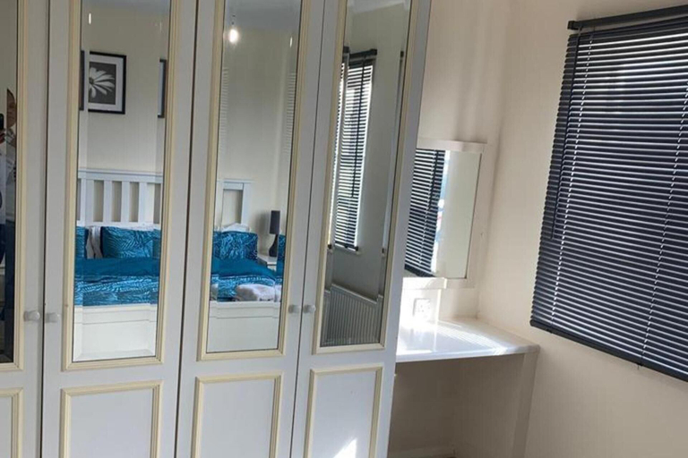 Others 3, Charming 2-bed House in London, London