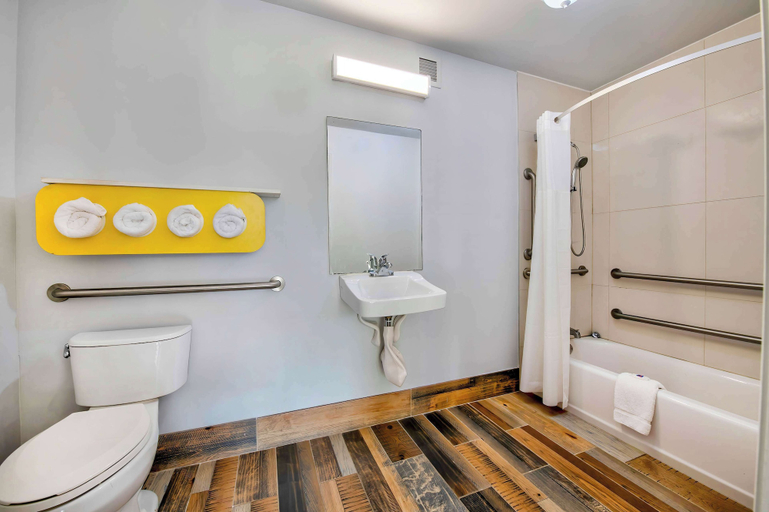Bathroom 4, Motel 6 Conyers, GA, Rockdale