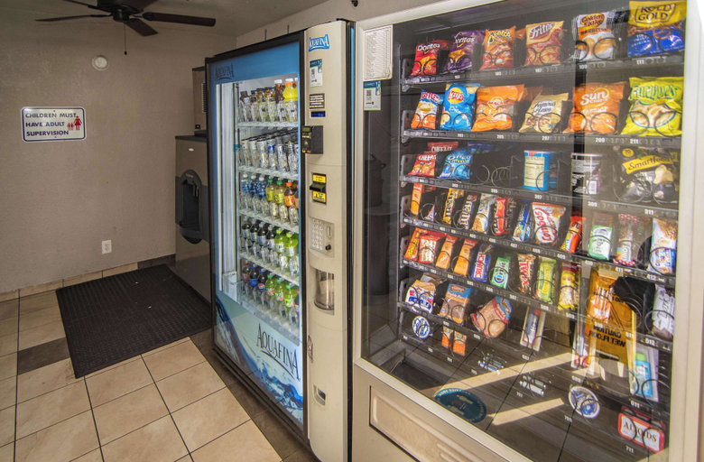 Food & Drinks 5, Motel 6 Ft Pierce, Saint Lucie