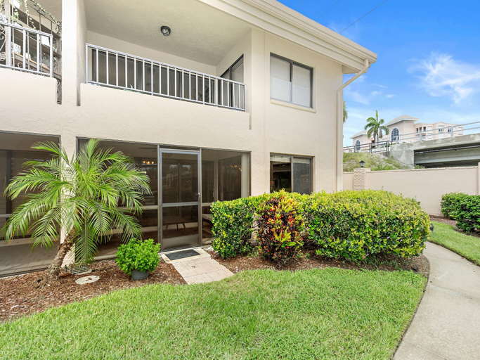 Exterior & Views 2, Villa on Point Brittany 5 by Distinctive Beach Rentals, Pinellas