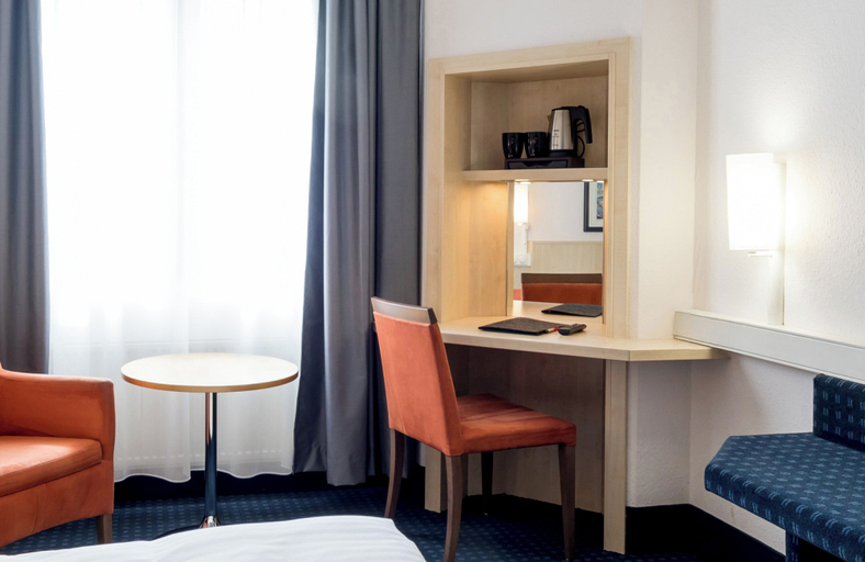 Bedroom 3, Hotel Magdeburg City Center by Leonardo Hotels, Magdeburg
