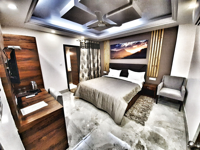 Bedroom 1, Hotel Aerocity Purple Orchid, Delhi