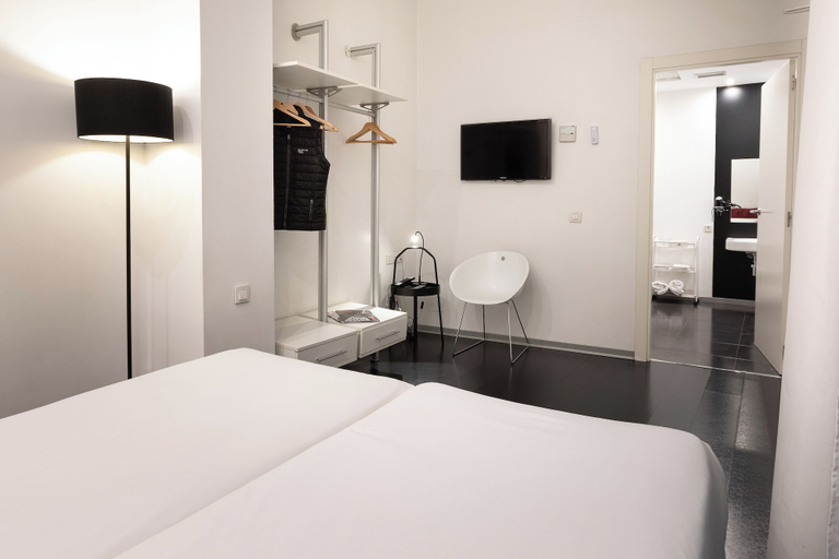 Bedroom 4, Hotel Mayerling, Madrid