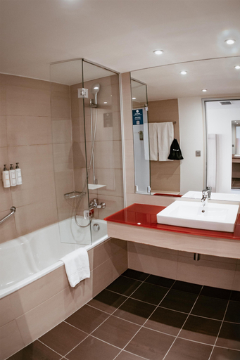 Bathroom 4, Park Inn by Radisson Linz, Linz