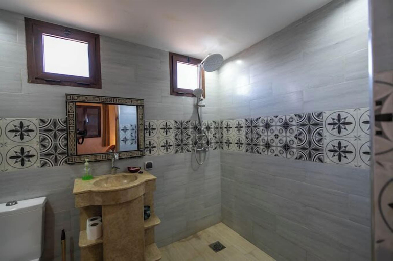 Bathroom 5, Berber Palace Hotel, Errachidia