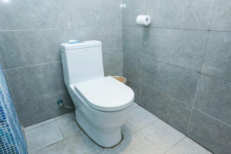 Bathroom 3, Ceeci Hotel, Nanyang