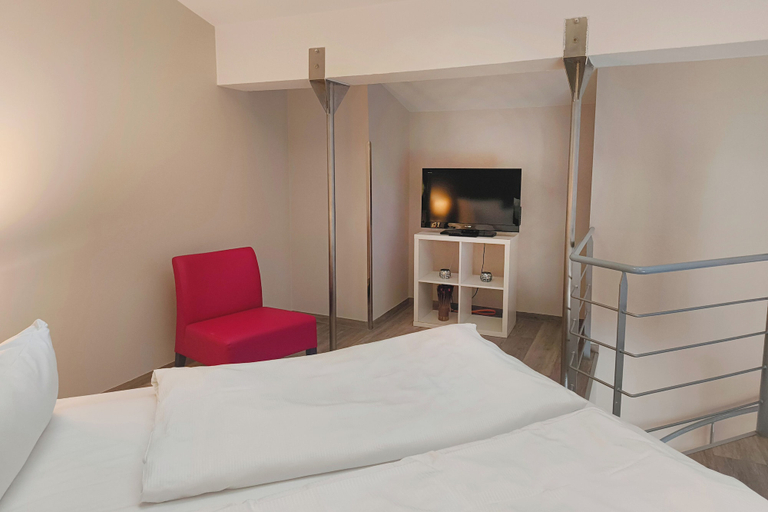 Bedroom 2, Garner Hotel Stuhr Bremen A1 by IHG, Diepholz