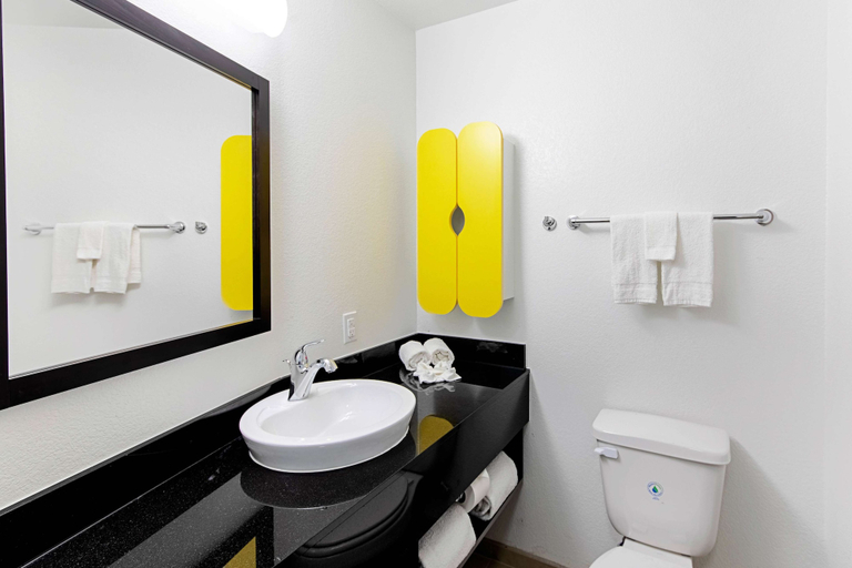 Bathroom 5, Studio 6 Austin, TX - Airport, Travis