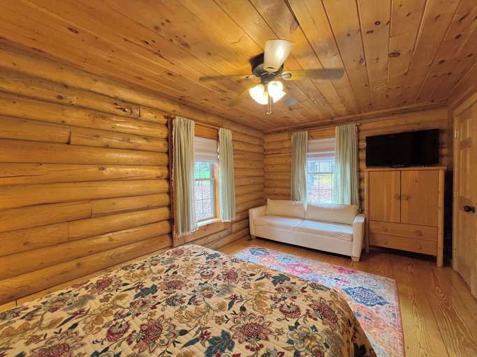 Bedroom 2, Evergreen by Taylor Made Deep Creek, Garrett