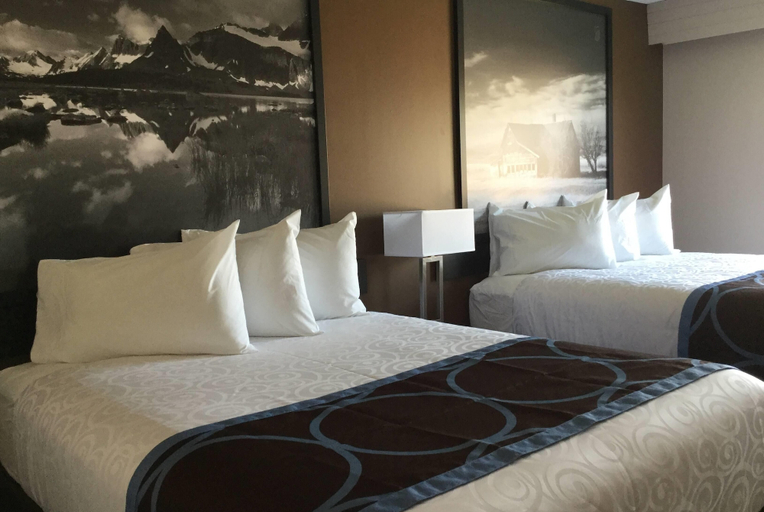 Bedroom 3, Super 8 by Wyndham Spruce Grove, Division No. 11