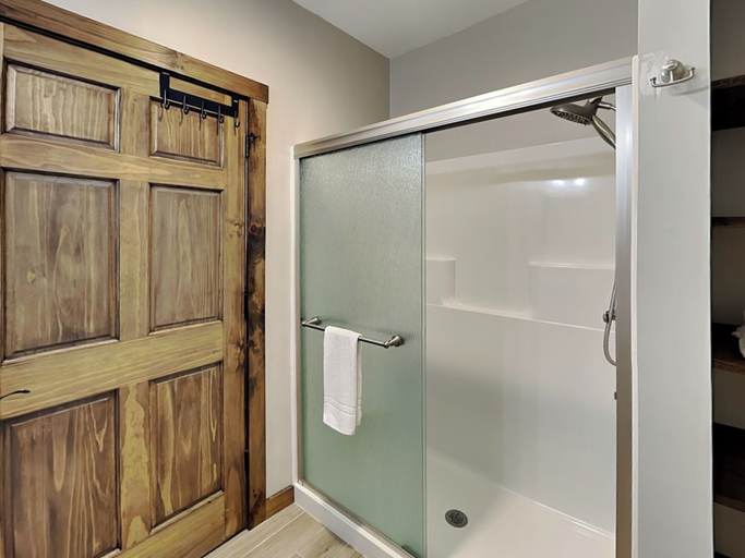 Bathroom 4, Above it All by Taylor Made Deep Creek, Garrett