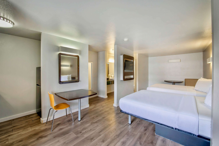 Bedroom 4, Studio 6 San Antonio, TX - Airport, Bexar
