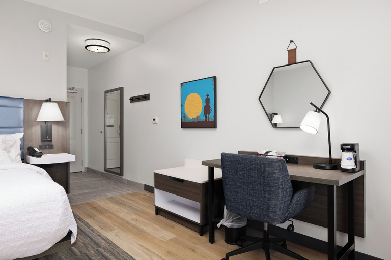 Bedroom 4, Hampton Inn & Suites McAllen, Hidalgo