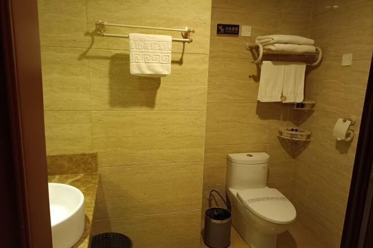 Bathroom 4, Lian Shan Longshan Garden Hotel, Qingyuan