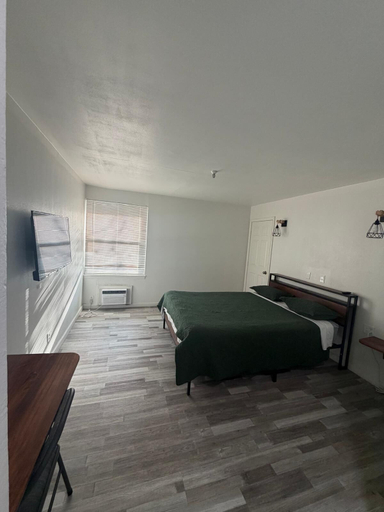Bedroom 2, La Unica, Travis