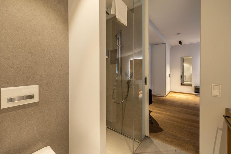 Bathroom 3, Seehotel Bellevue, Zell am See