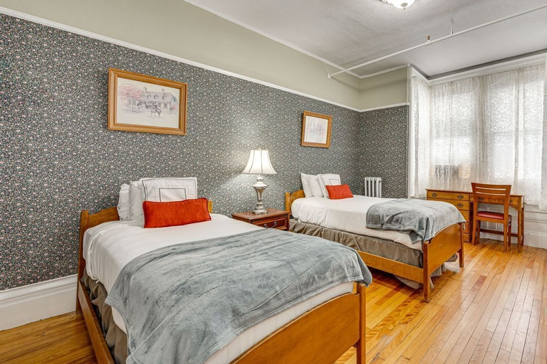 Bedroom 4, Thayers Inn, Grafton