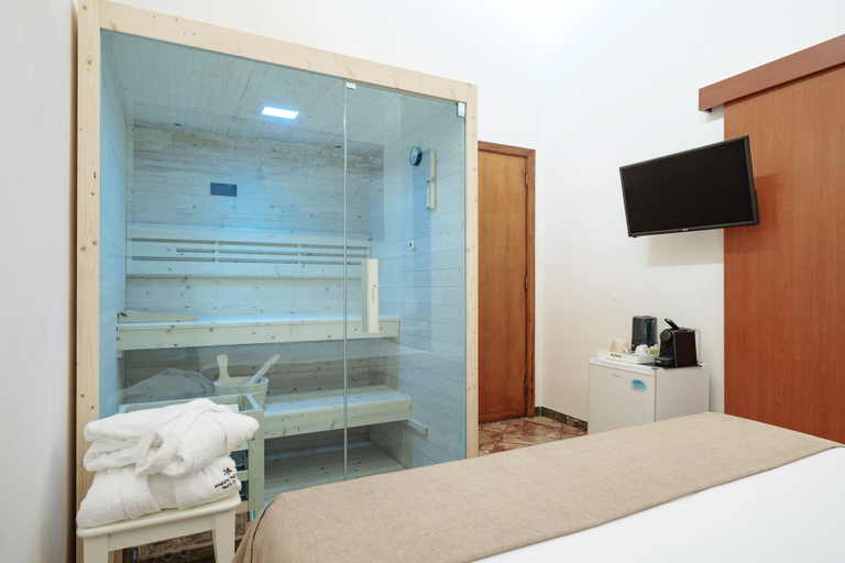 Bedroom 3, Bed & Bread Piazza Nzegna, Brindisi