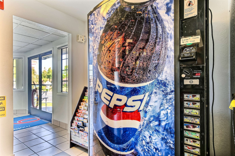 Food & Drinks 5, Motel 6 Pinole, CA, Contra Costa