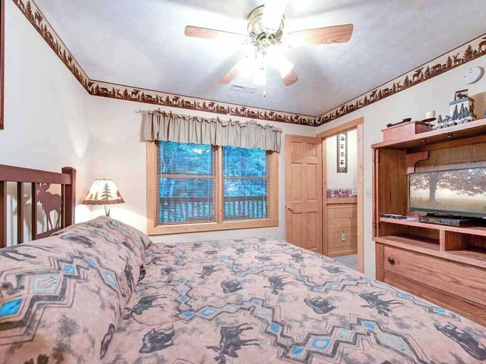 Bedroom 3, Idle Days by Jackson Mountain Rentals, Sevier