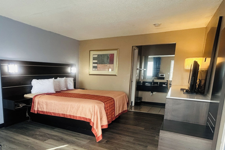 Bedroom 3, Residential Suites Grain Valley by Hotel O I 70, Kansas City