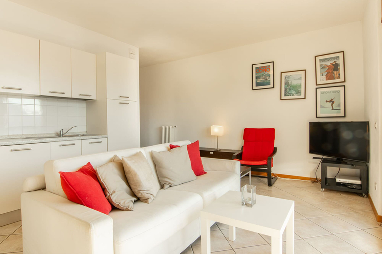 Others 5, Vista d'Oro Ulivo Apt. 7, Lecco