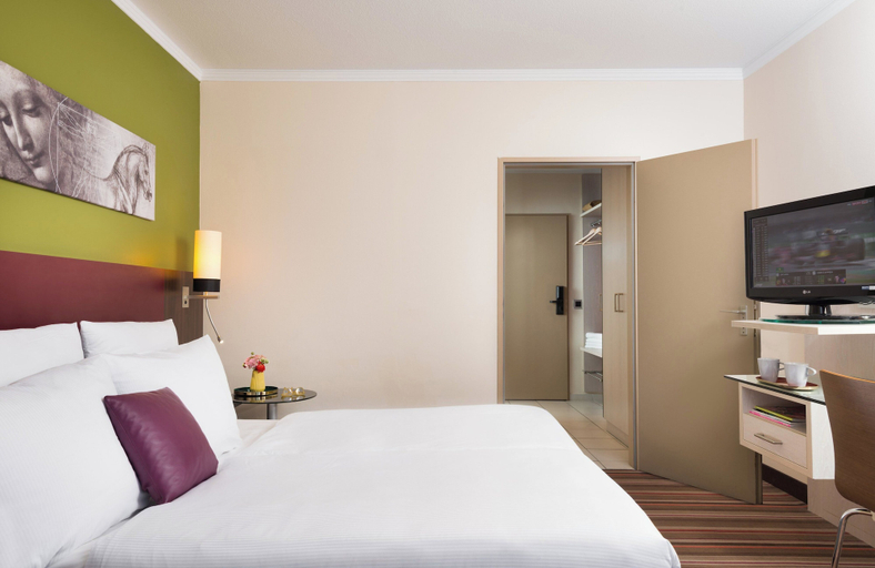 Bedroom 2, Leonardo Hotel & Residenz München, München