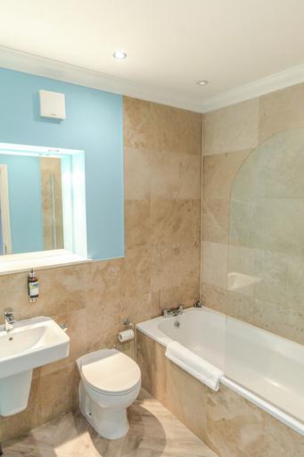 Bathroom 5, St Giles ApartHotel by Joivy, Edinburgh