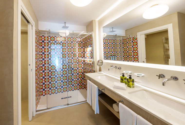 Bathroom 5, Furore Grand Hotel, Salerno