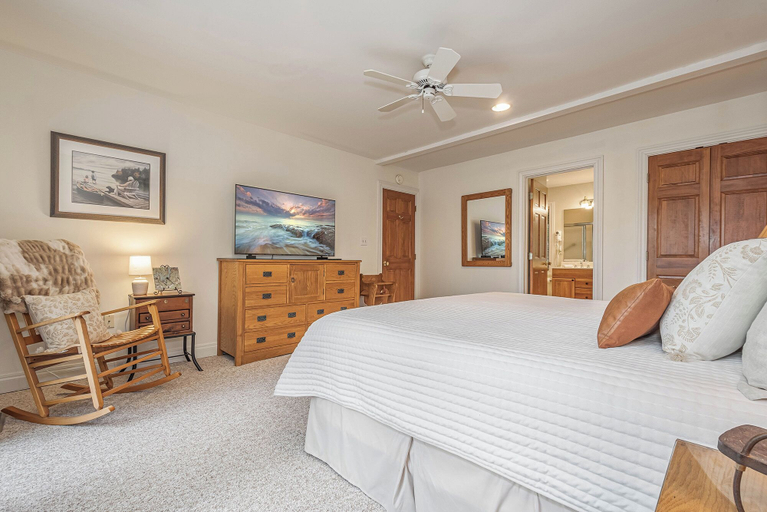 Bedroom 3, Sunset Pointe by Taylor Made Deep Creek, Garrett