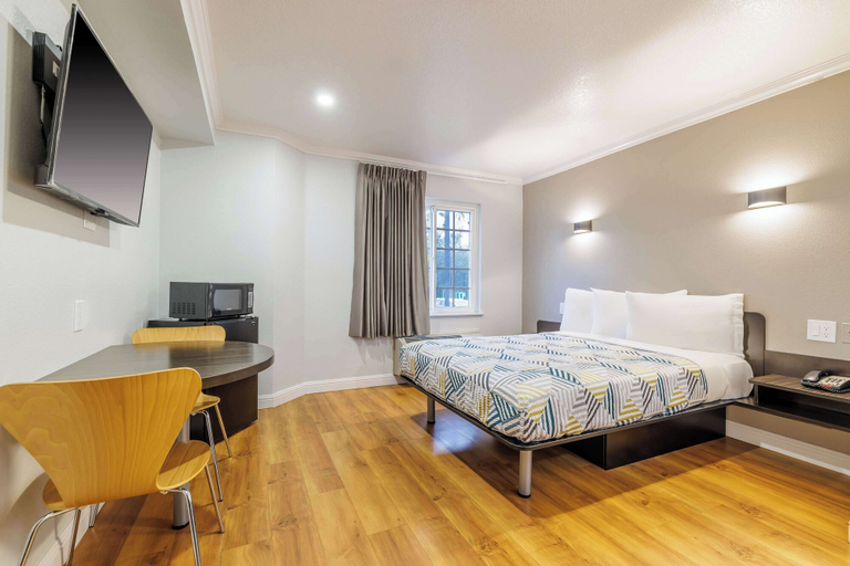 Bedroom 3, Motel 6 Auburn, CA, Placer