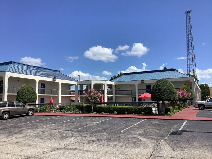 Exterior & Views 2, Motel 6 Memphis, TN - East, Shelby